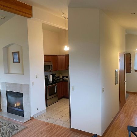 Oceanfront Allyn Apartment Екстер'єр фото