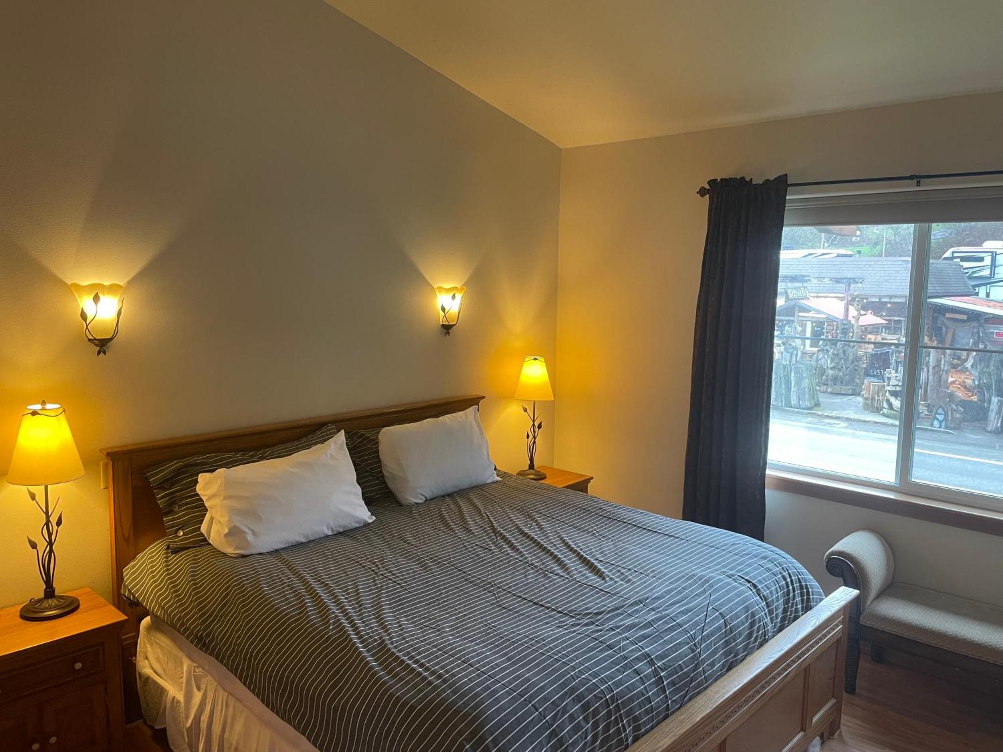 Oceanfront Allyn Apartment Екстер'єр фото